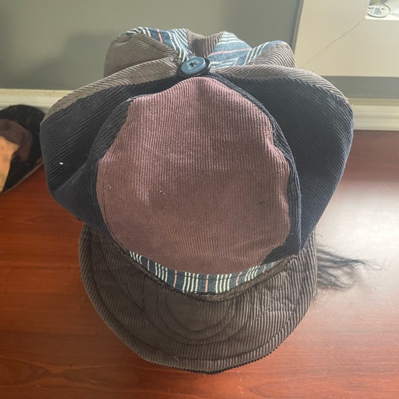 Custom cap - Picture 2 of 8